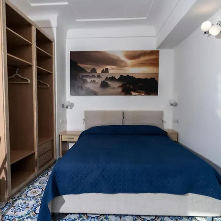 Πανσιόν La Piazzetta 4*