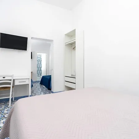 La Piazzetta 4*