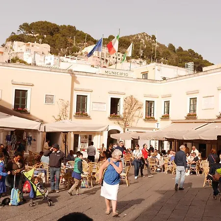 La Piazzetta Πανσιόν Κάπρι